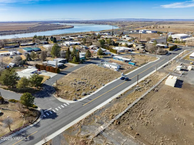 $63,000 | 538 Fairchild Loop, Moses Lake, WA 98837