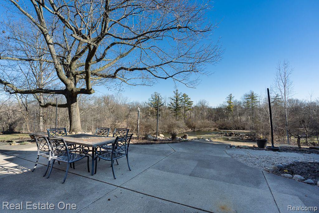 2173 Bonnie Brae Street Rochester Hills, MI 48309 - Photo 28 of 29