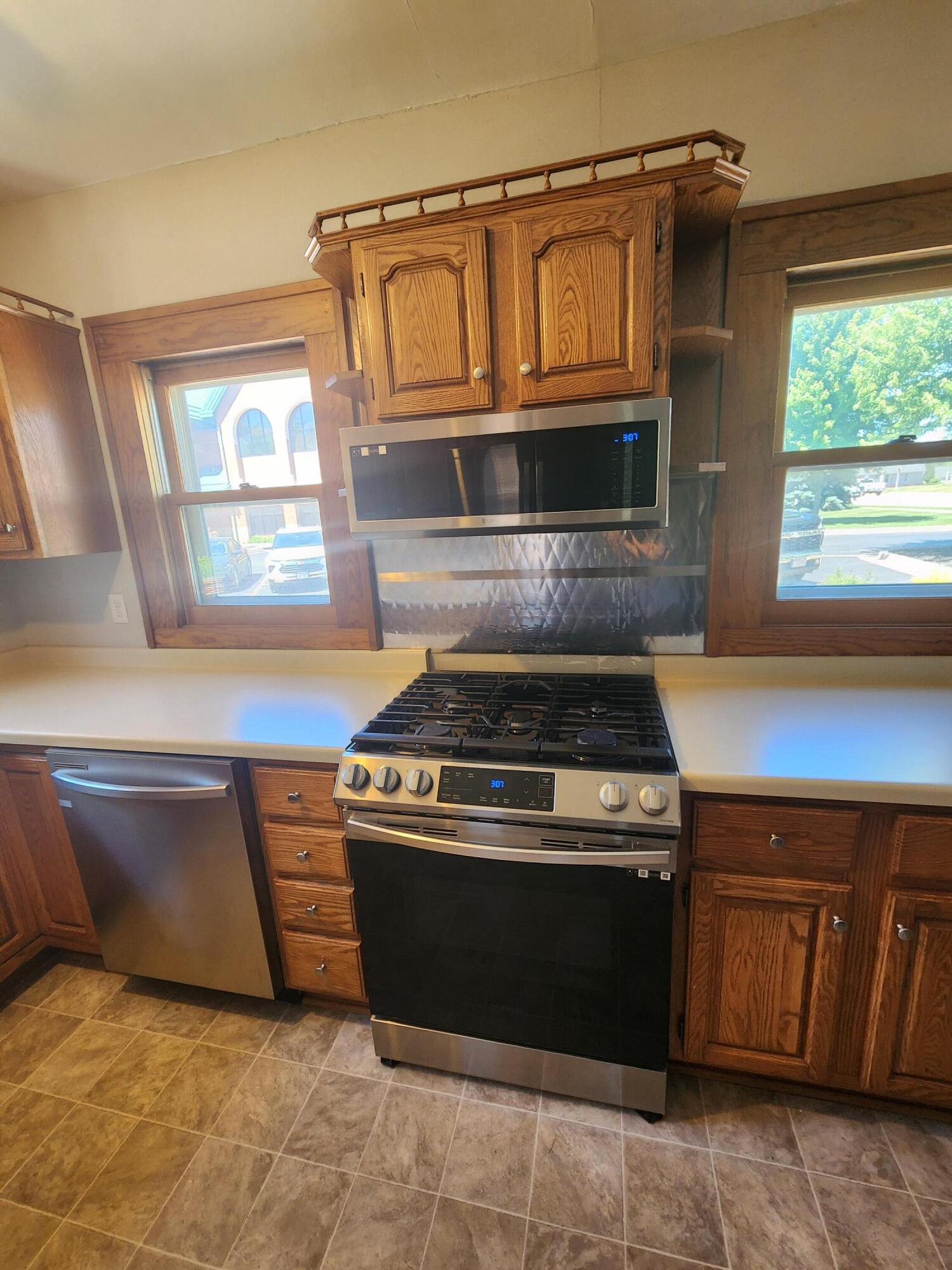 1604 Main Street Union Grove, WI 53182 - Photo 17 of 56 1000053703