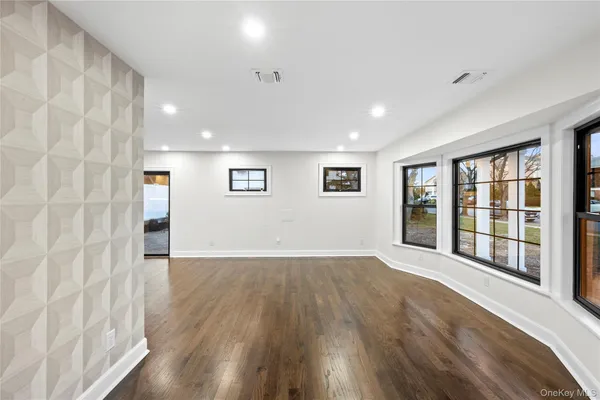 $1,399,000 | 3050 Judith Drive, Bellmore, NY 11710