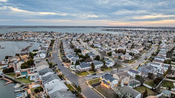 $1,399,000 | 3050 Judith Drive, Bellmore, NY 11710