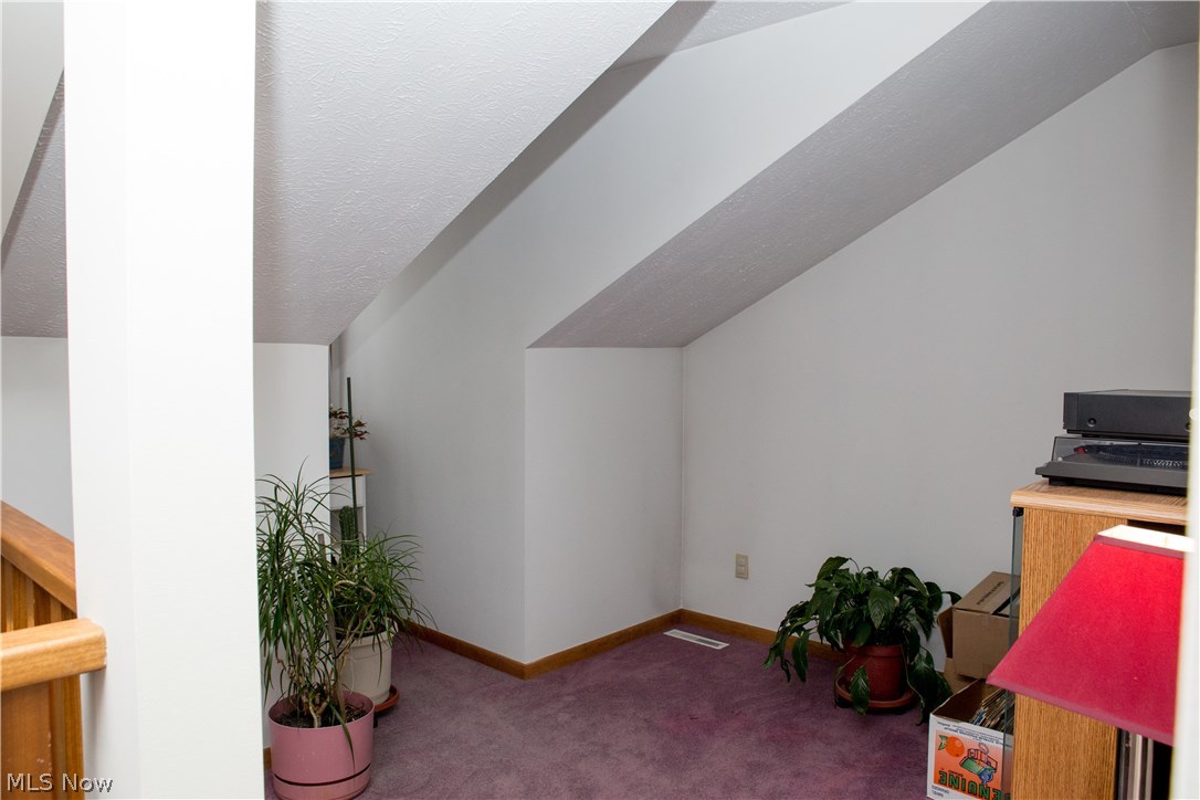 6038 Ravine Boulevard Parma, OH 44134 - Photo 16 of 26 Gallery Image 16