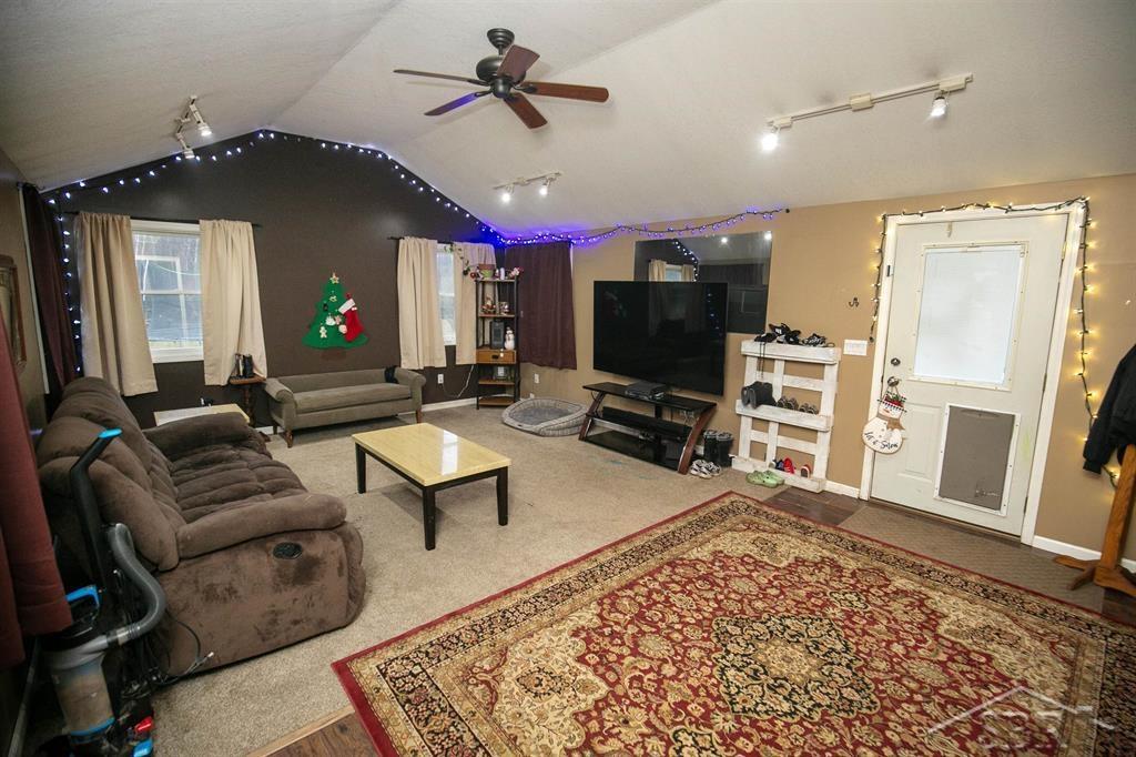 3969 West Shaffer Road Coleman, MI 48618 - Photo 4 of 35