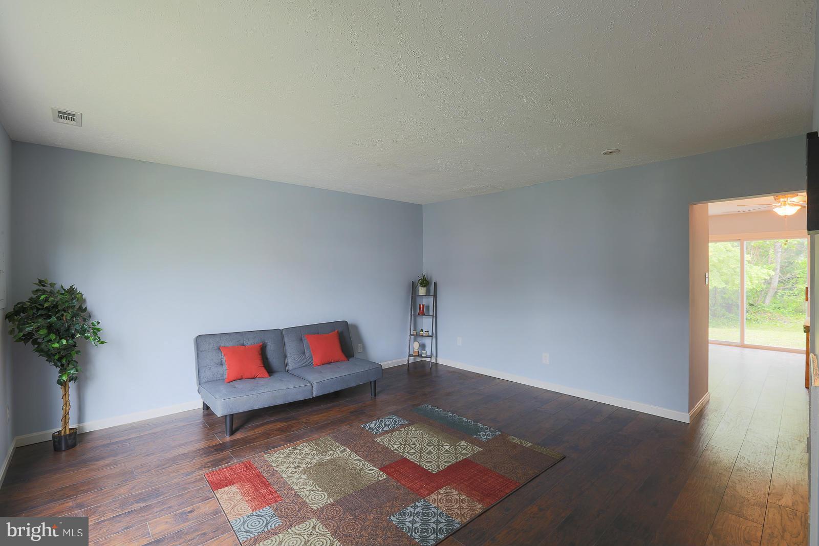 8831 Trimble Way Rosedale, MD 21237 - Photo 3 of 22 Living Room