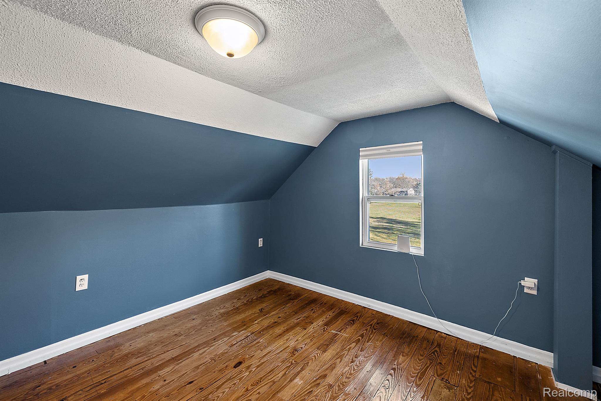 915 Hemingway Road Lake Orion, MI 48362 - Photo 29 of 57