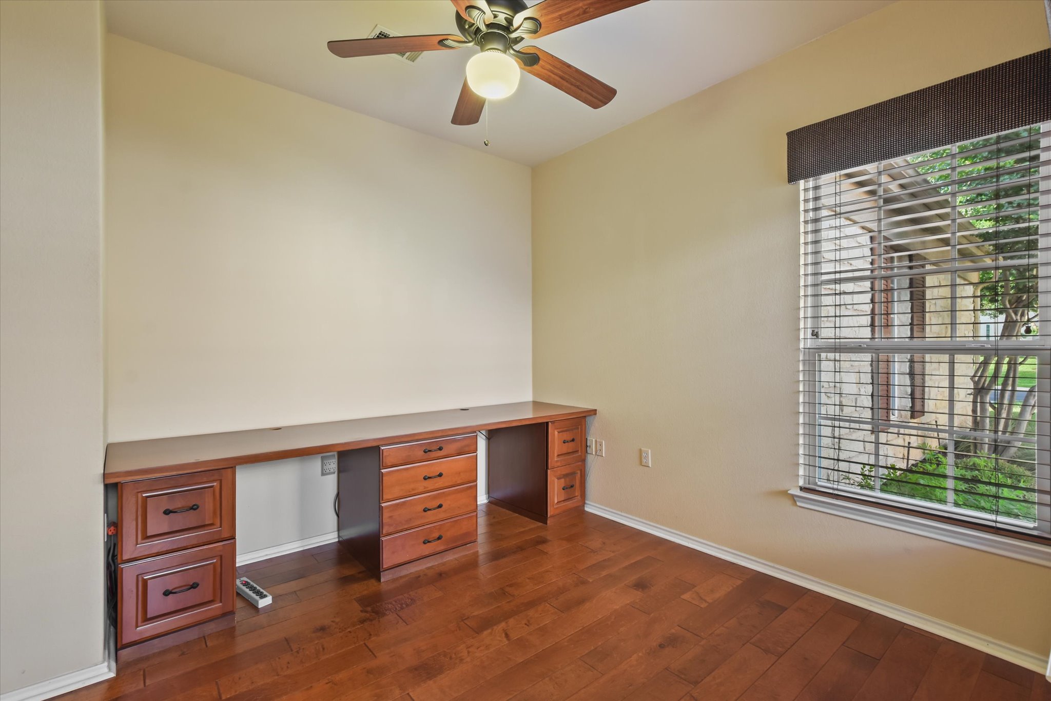 111 Bonham Loop Georgetown, TX 78633 - Photo 6 of 35