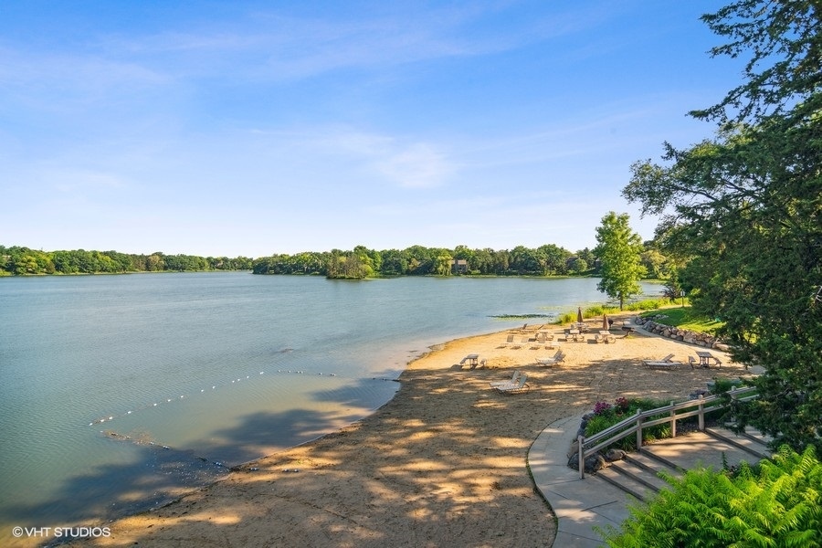 1290 Oak Hill Road, Unit D Lake Barrington, IL 60010 - Photo 31 of 40