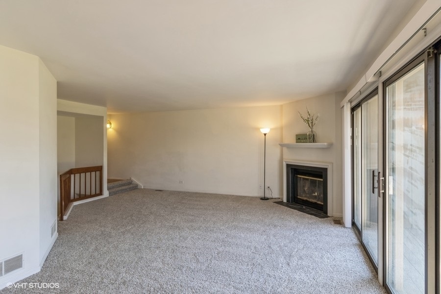 1290 Oak Hill Road, Unit D Lake Barrington, IL 60010 - Photo 4 of 40