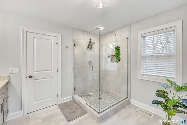 $799,900 | 2 Woods View Lane, Shelton, CT 06484