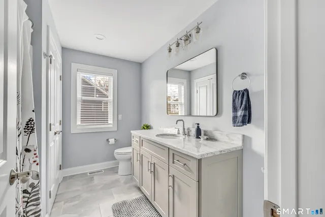 $799,900 | 2 Woods View Lane, Shelton, CT 06484