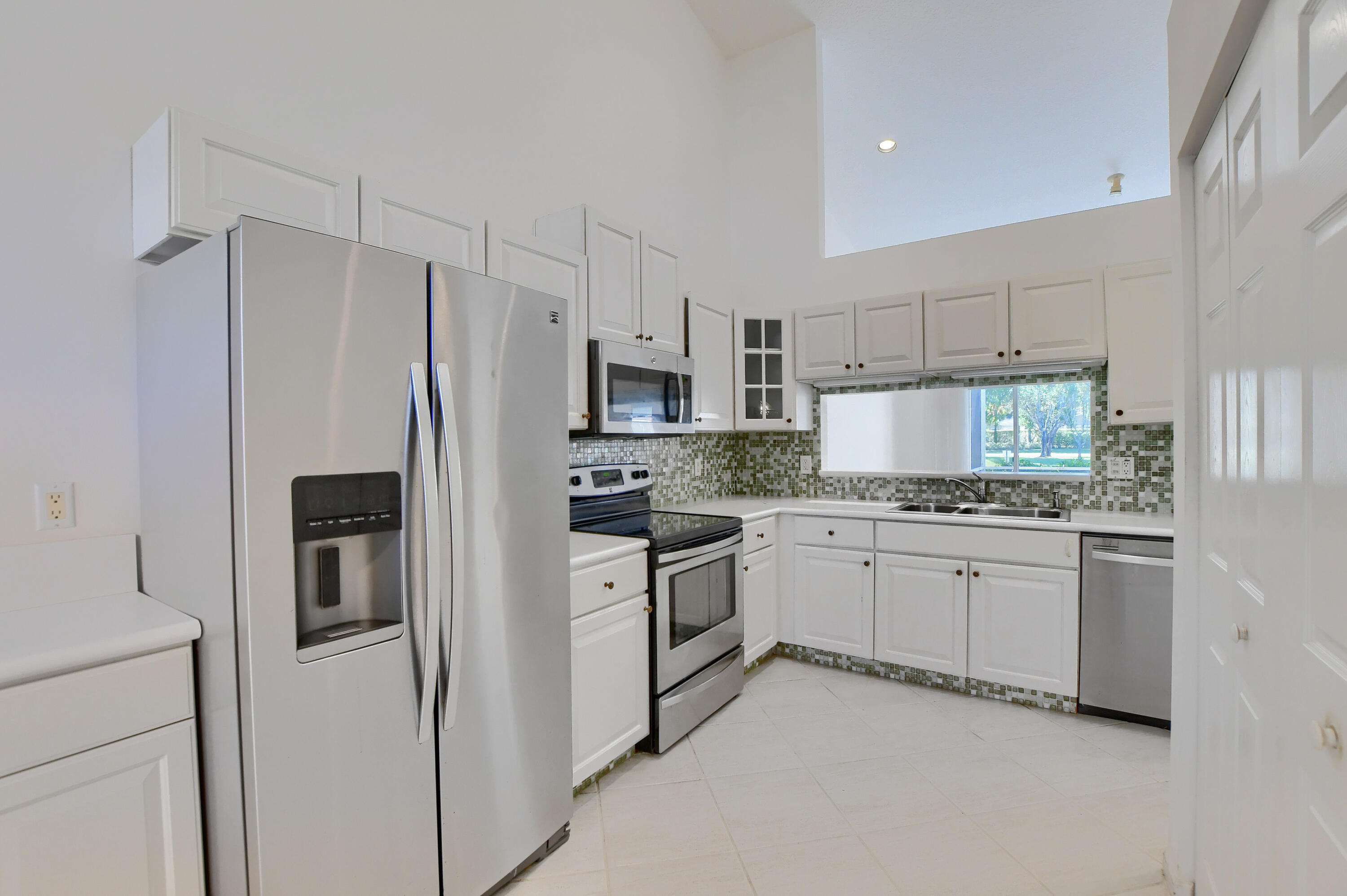 8406 Via Leonessa Boca Raton, FL 33433 - Photo 8 of 36 kitchen