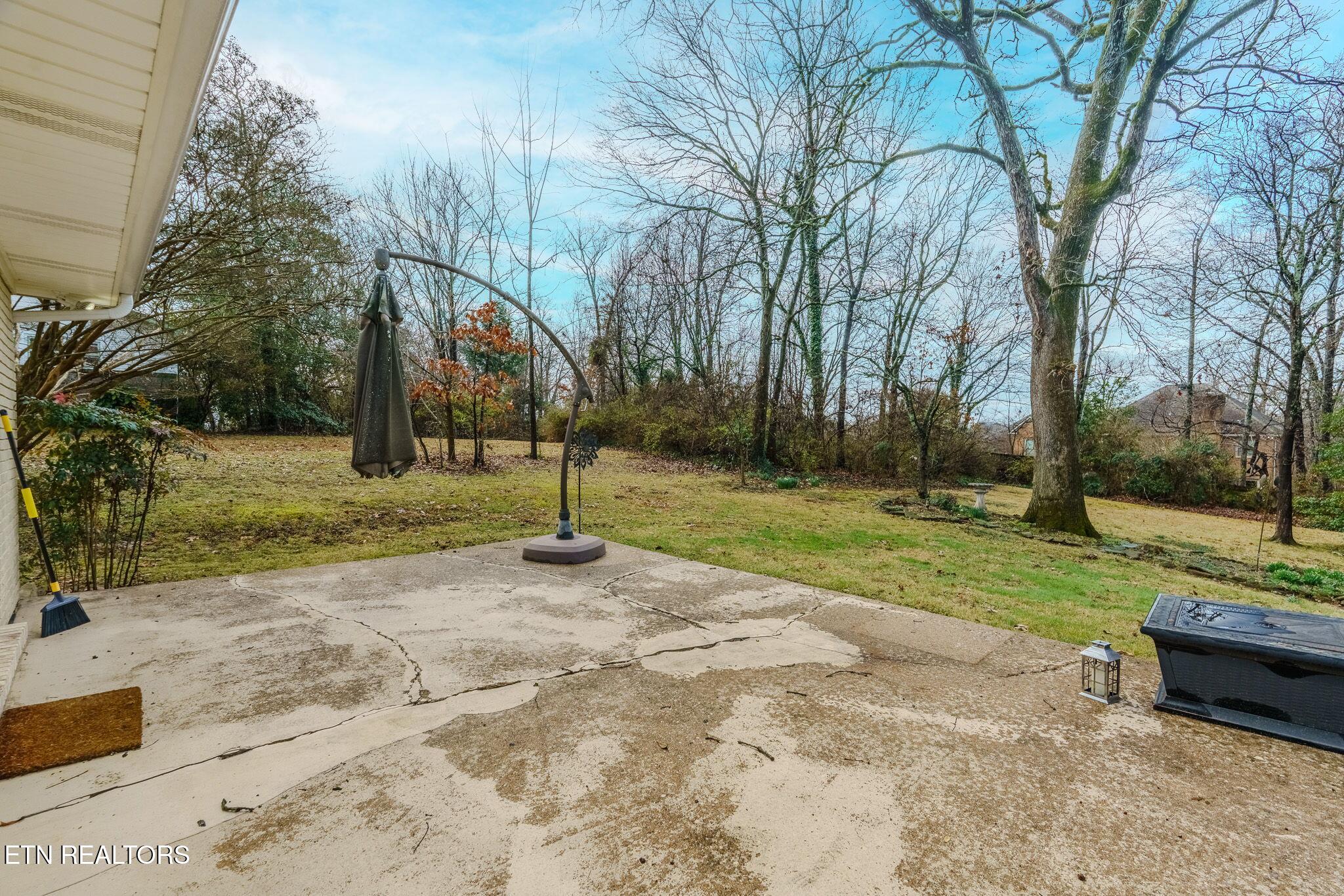 332 Crestview Road Knoxville, TN 37934 - Photo 33 of 38 19-web-or-mls-_DSC2283-HDR