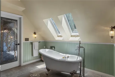 $3,495,000 | 11818 Laurel Hills Road, Studio City, CA 91604