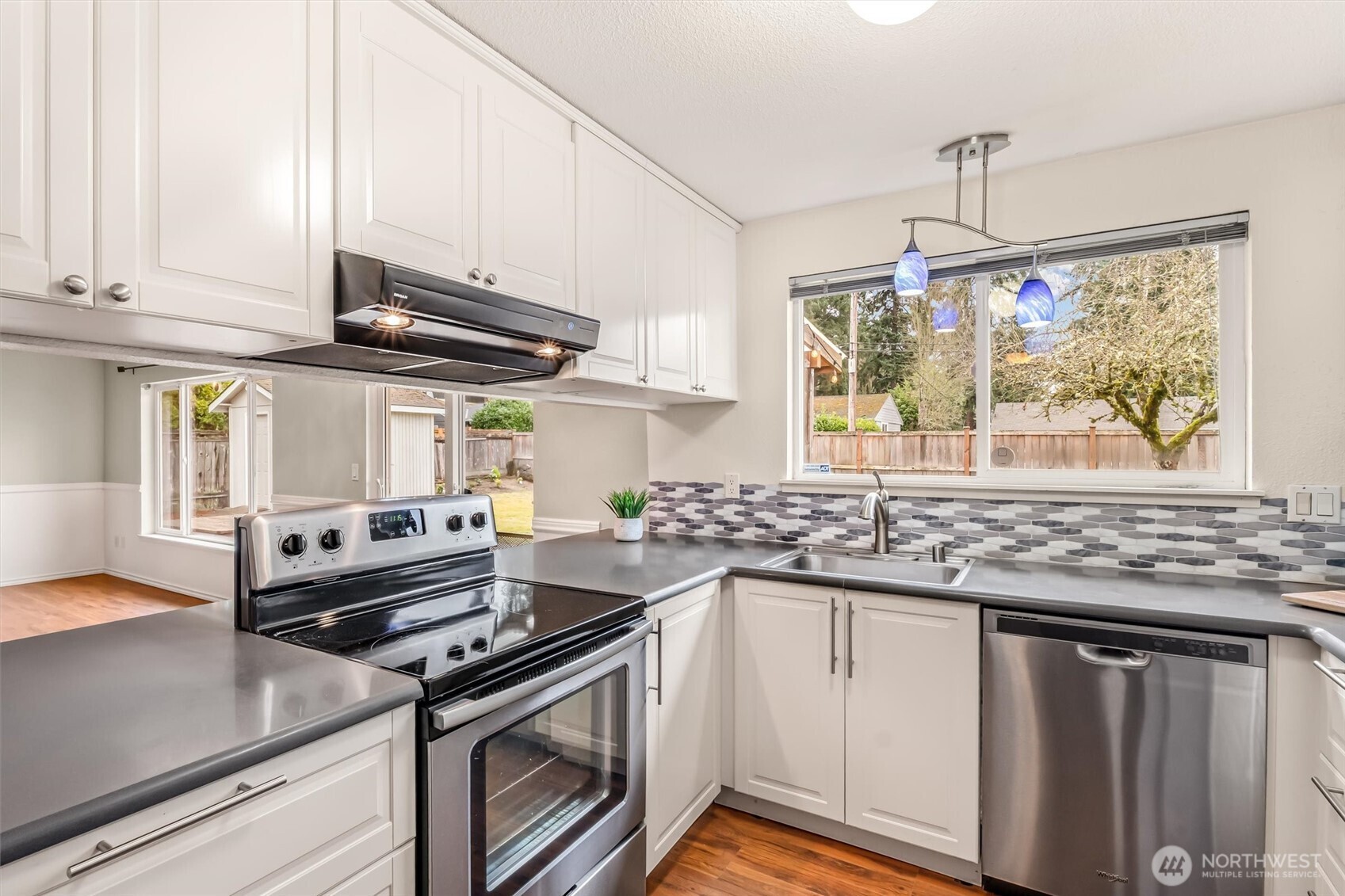 2611 Northeast 23rd Place Renton, WA 98056 - Photo 13 of 28