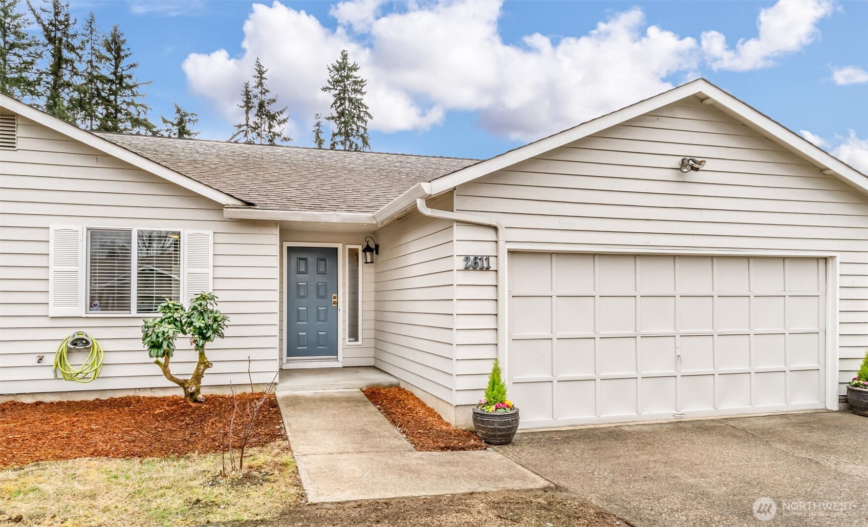 2611 Northeast 23rd Place Renton, WA 98056 - Photo 3 of 28