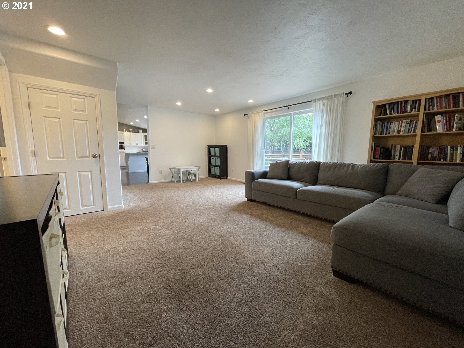 1670 Ridgley Boulevard Eugene, OR 97401 - Photo 11 of 32