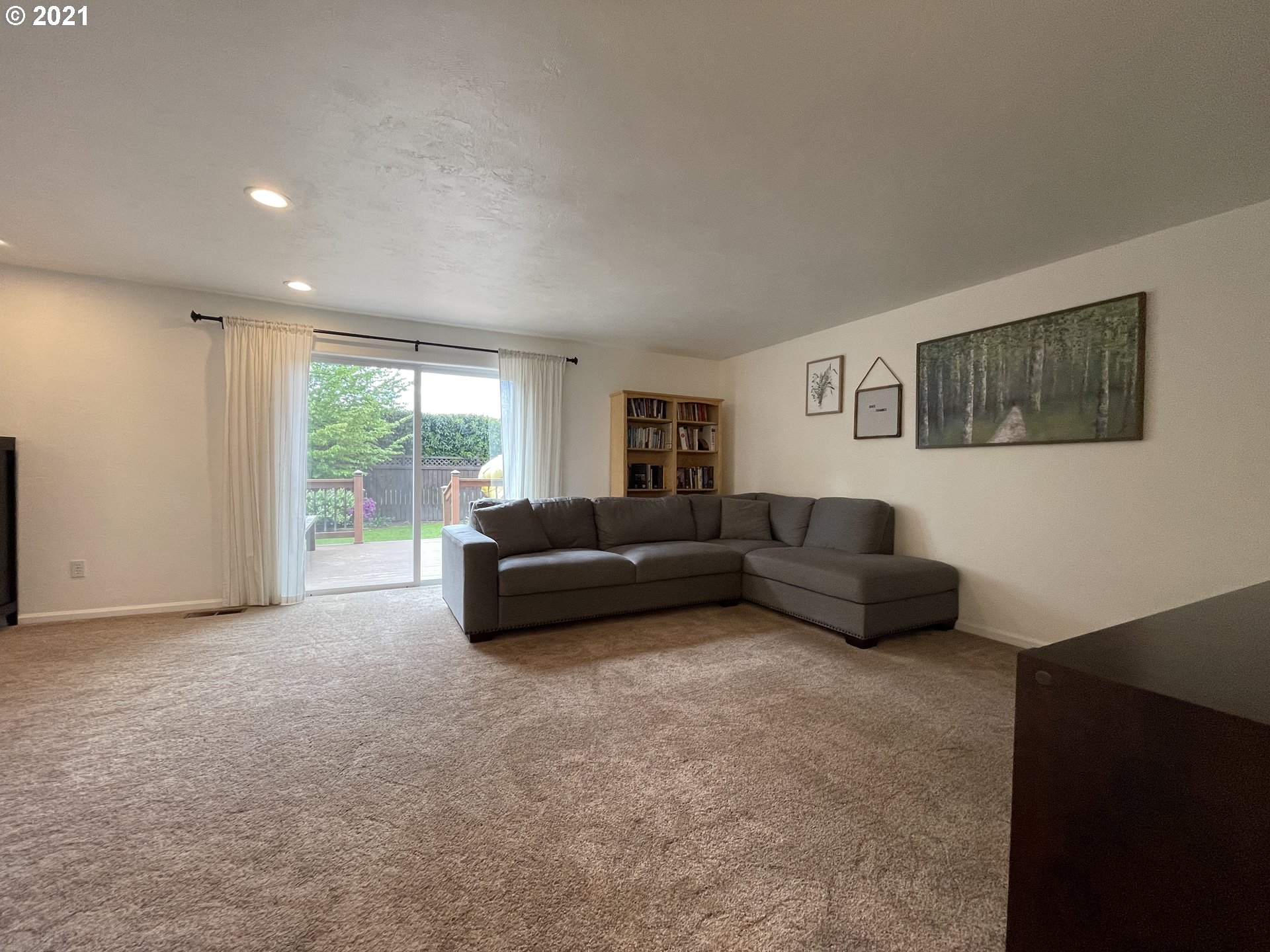 1670 Ridgley Boulevard Eugene, OR 97401 - Photo 12 of 32