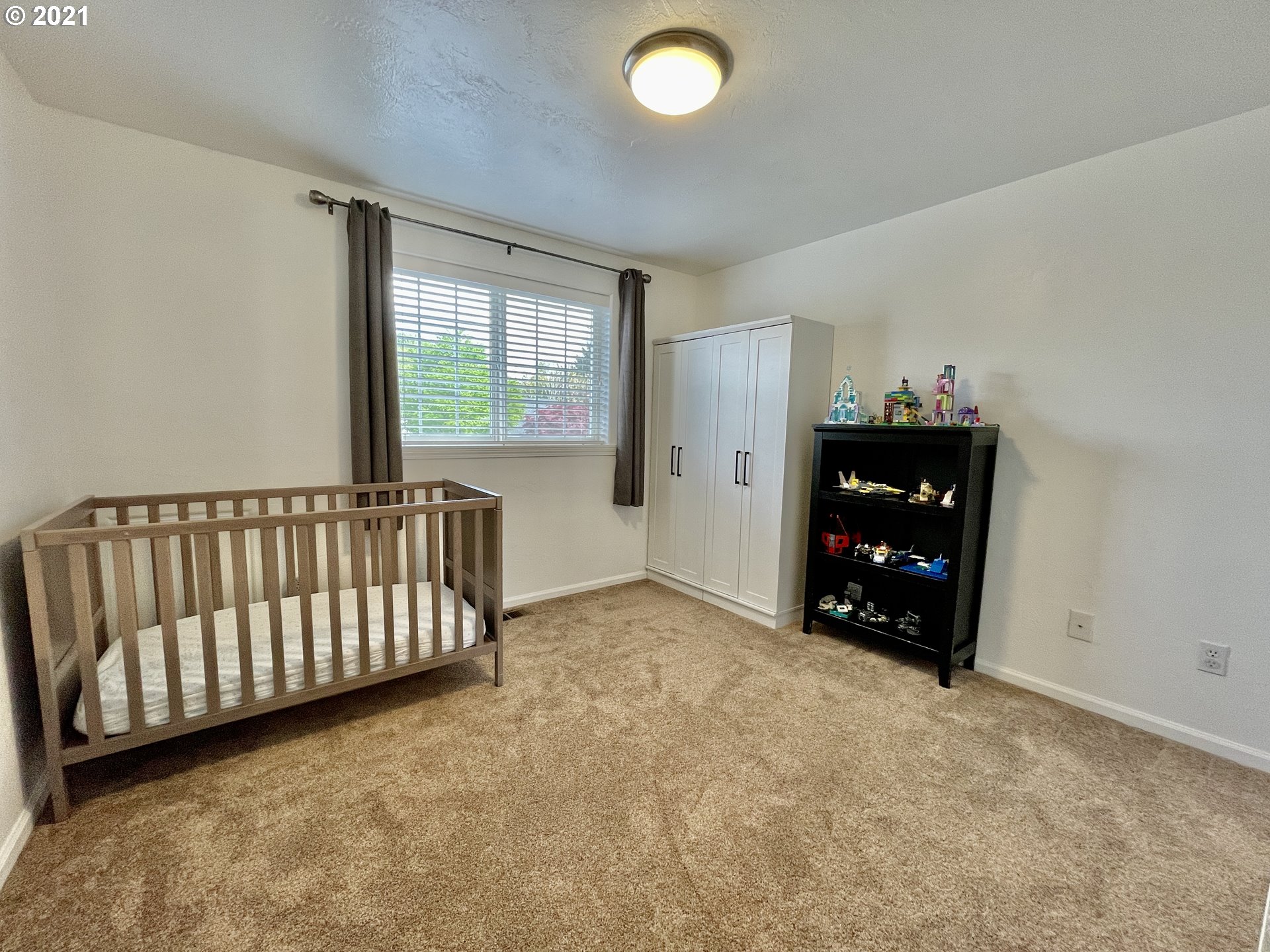 1670 Ridgley Boulevard Eugene, OR 97401 - Photo 21 of 32