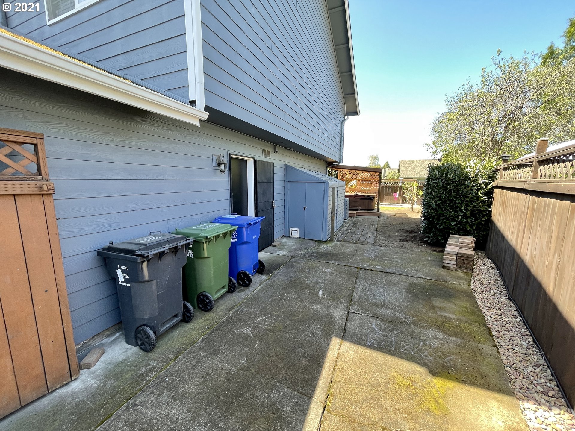 1670 Ridgley Boulevard Eugene, OR 97401 - Photo 25 of 32