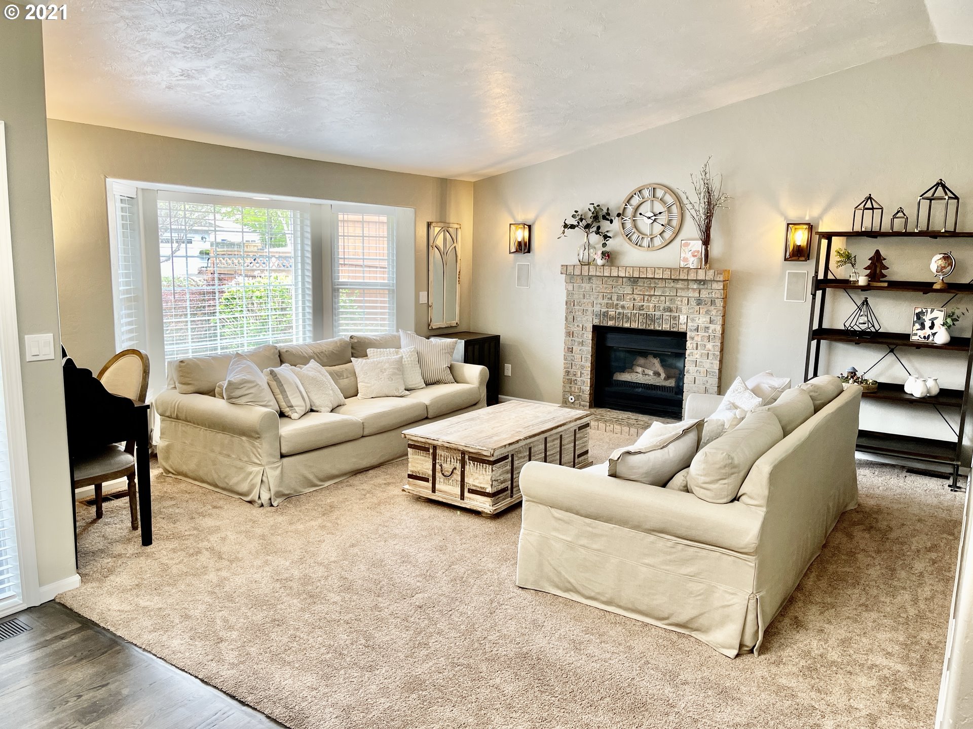 1670 Ridgley Boulevard Eugene, OR 97401 - Photo 4 of 32