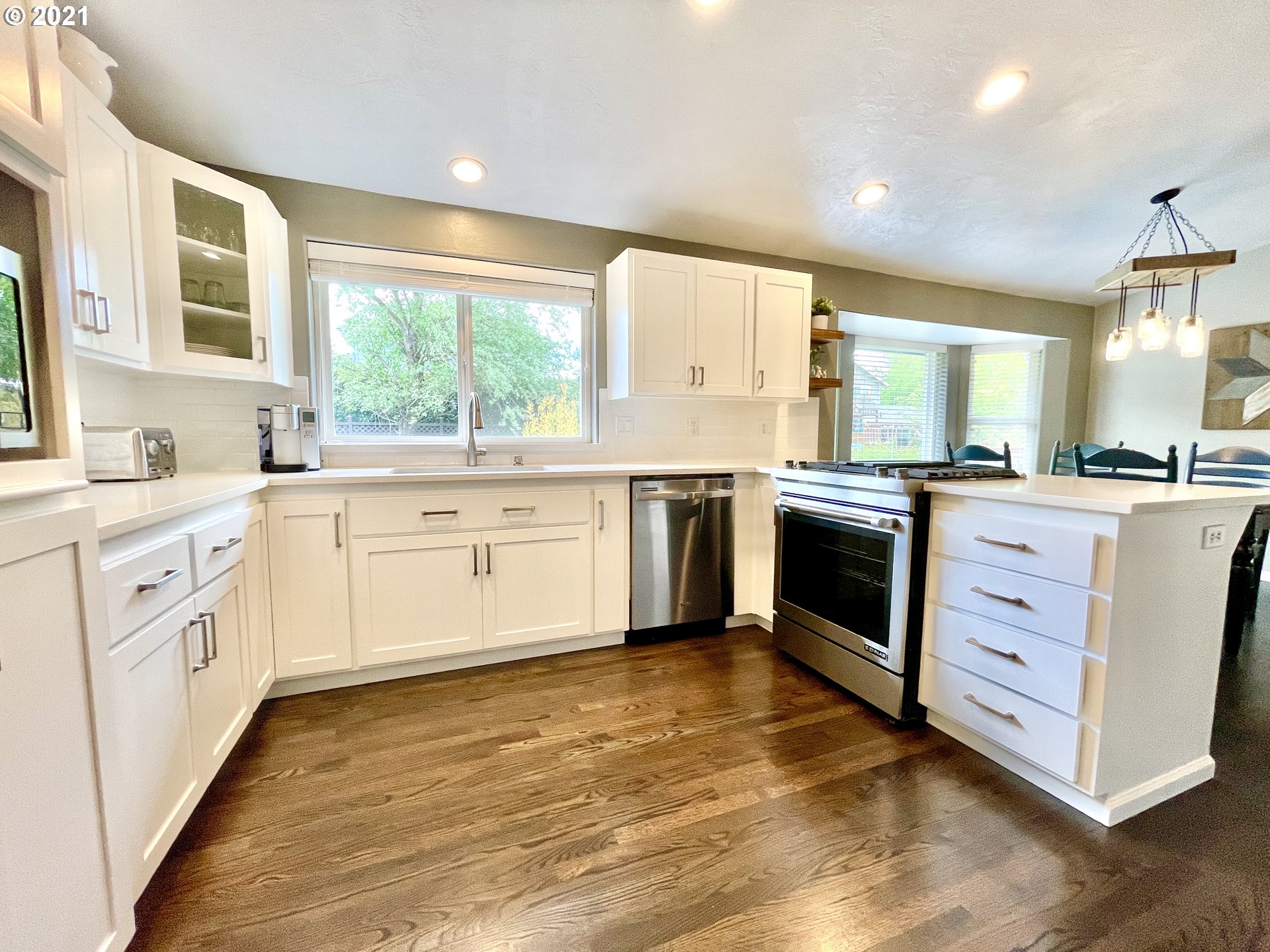 1670 Ridgley Boulevard Eugene, OR 97401 - Photo 6 of 32