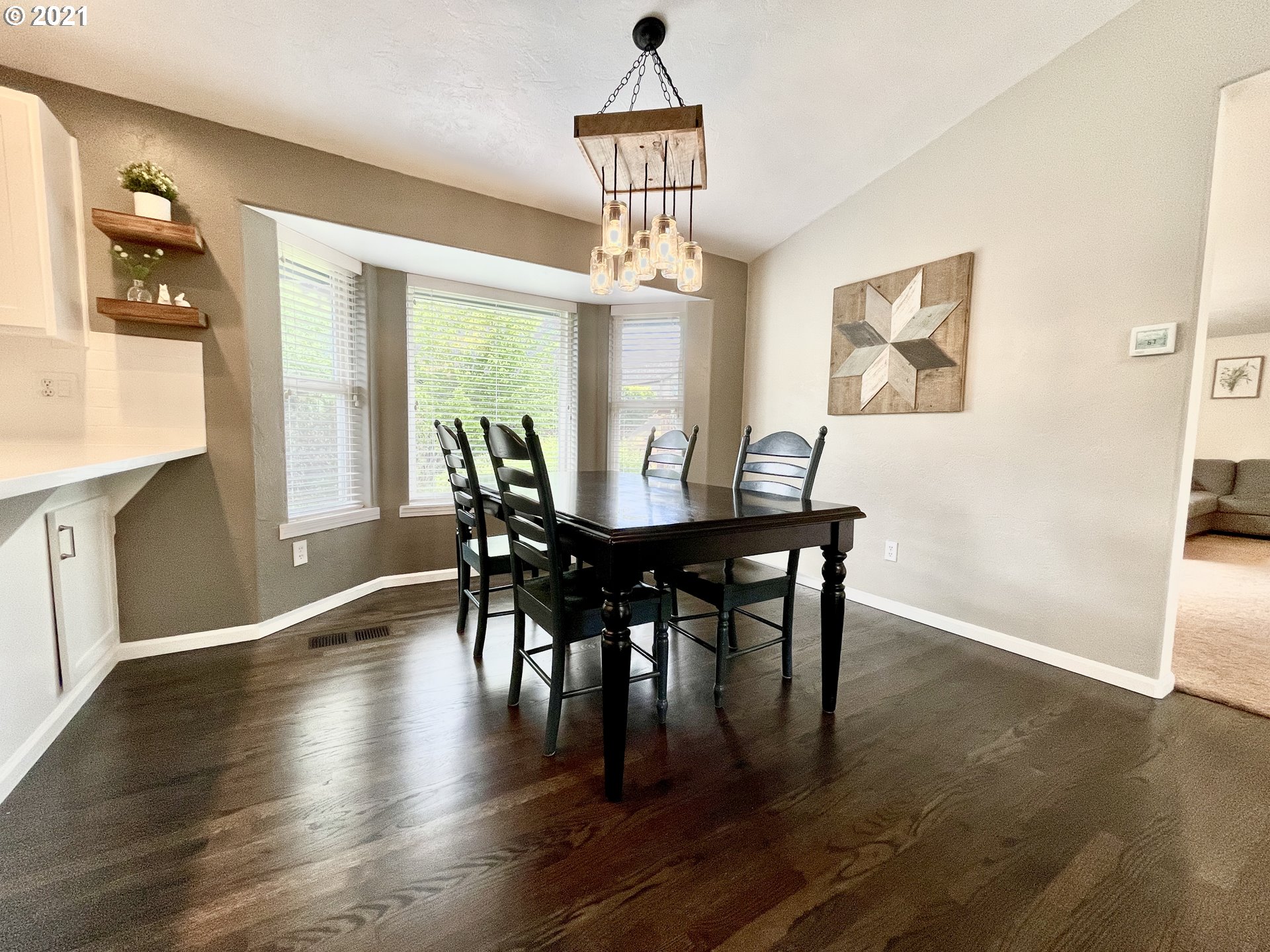 1670 Ridgley Boulevard Eugene, OR 97401 - Photo 8 of 32