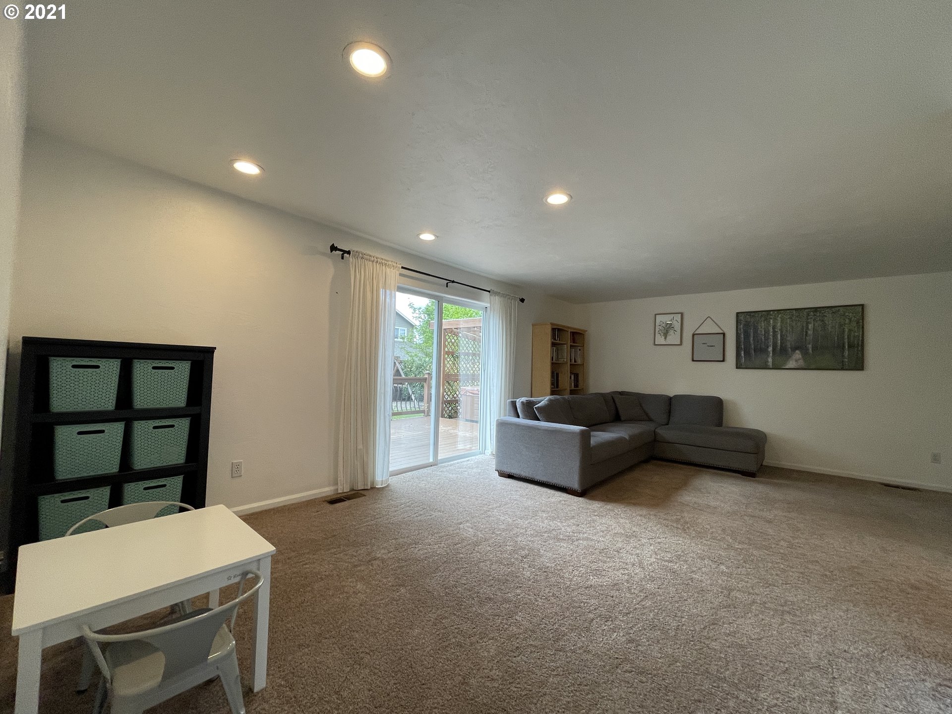 1670 Ridgley Boulevard Eugene, OR 97401 - Photo 9 of 32