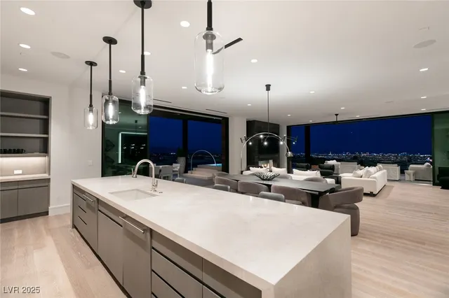 $23,500,000 | 11660 Smt Clb Drive, Unit 204, Las Vegas, NV 89135