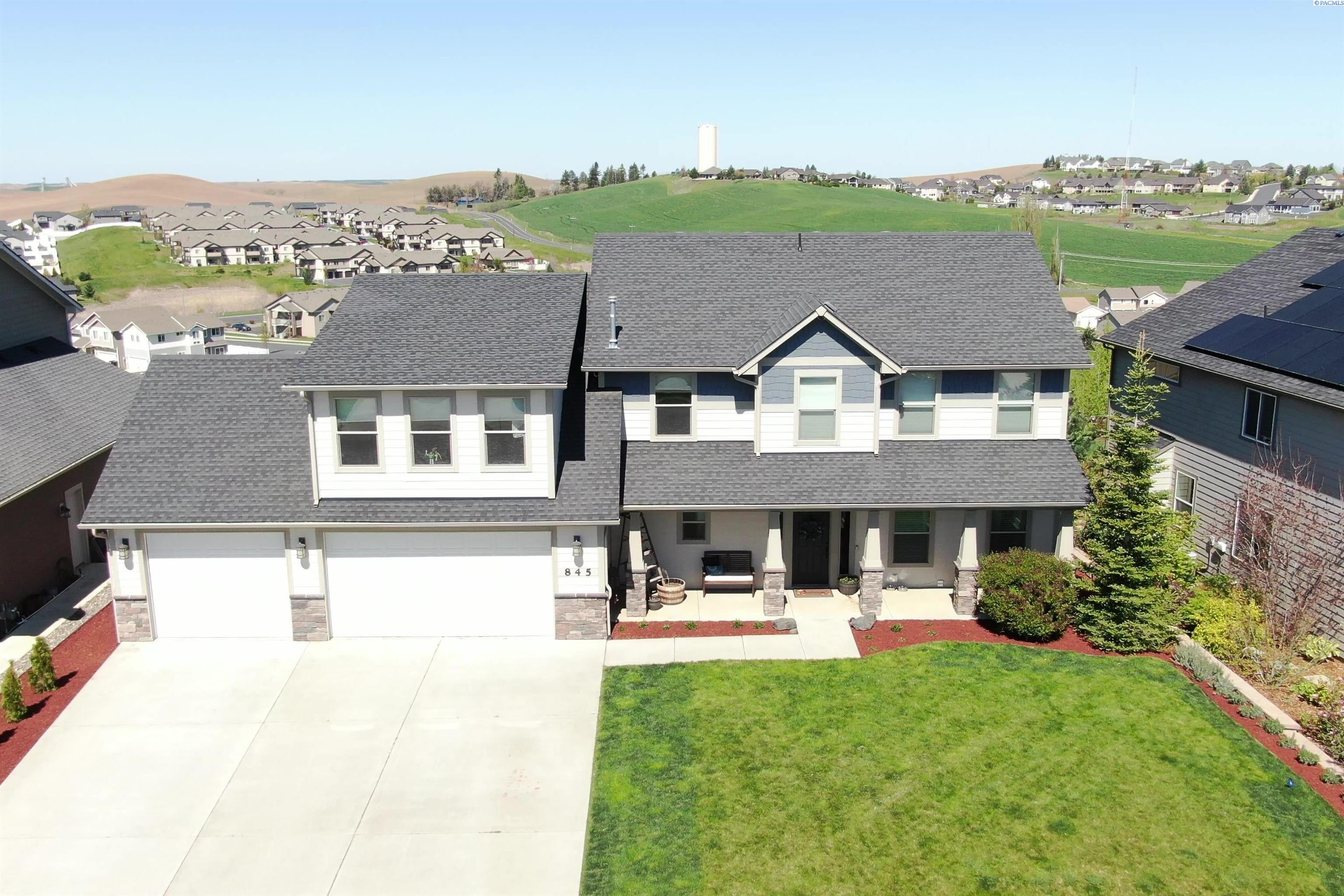 845 Southwest Windy Point Court Pullman, WA 99163 - Photo 1 of 30 Gallery Image 1
