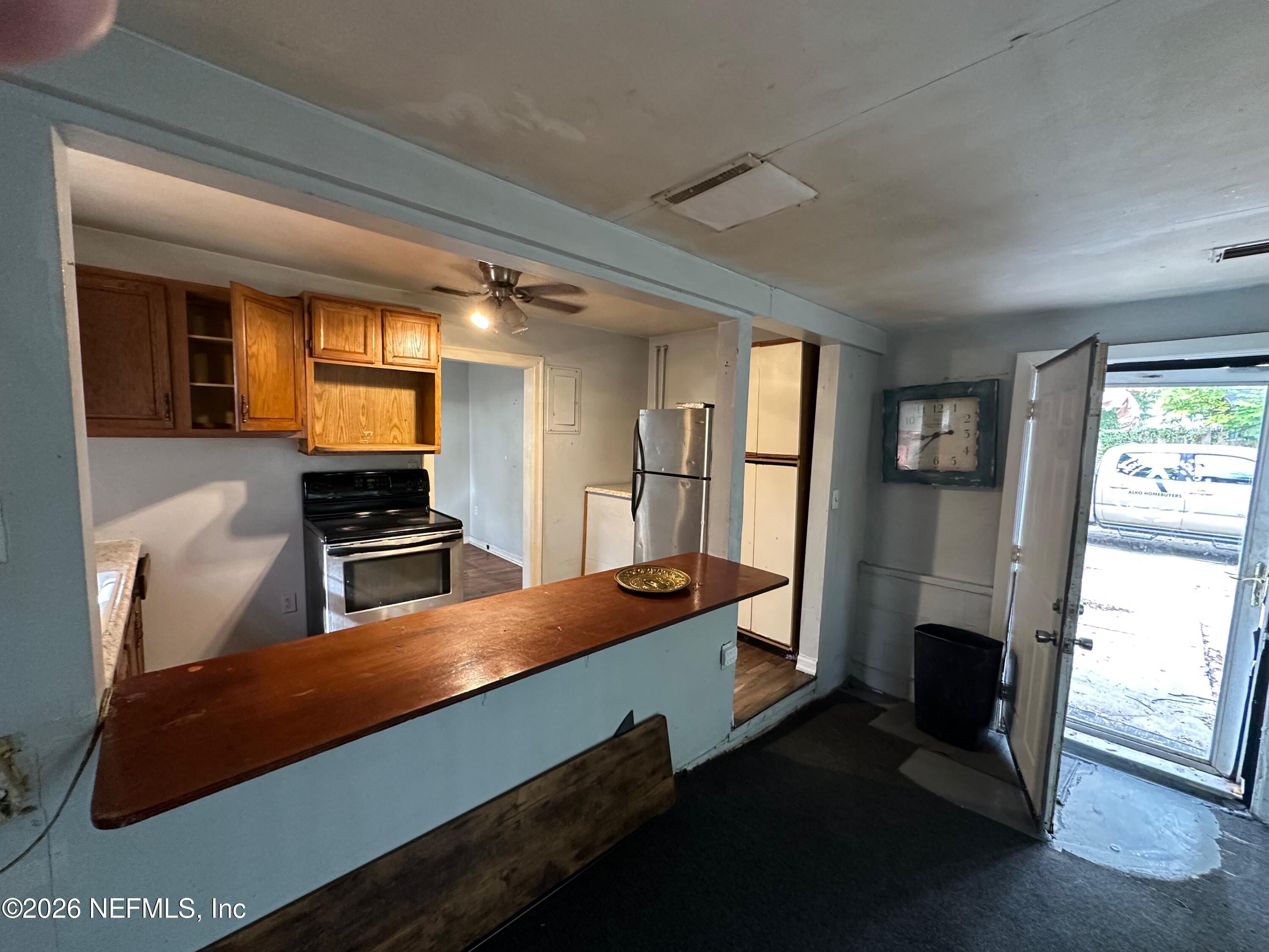 421 Arlington Road North Jacksonville, FL 32211 - Photo 22 of 25 a room with furniture and a window