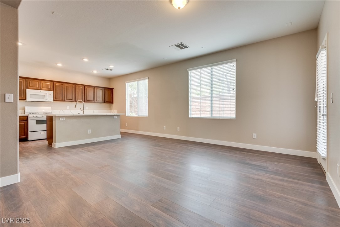 8348 Mokena Avenue Las Vegas, NV 89178 - Photo 6 of 36