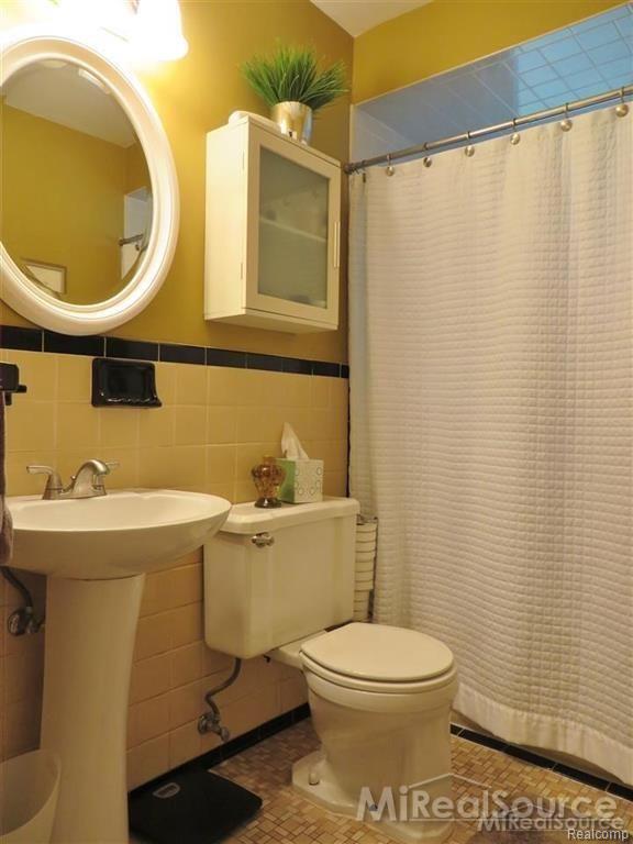 32338 Kelly Road Roseville, MI 48066 - Photo 8 of 16 8.JPG