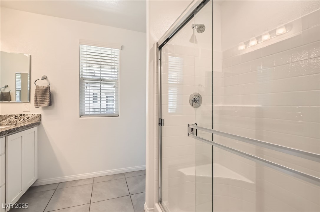 489 Filaree Place Henderson, NV 89015 - Photo 7 of 31 Primary Bathroom