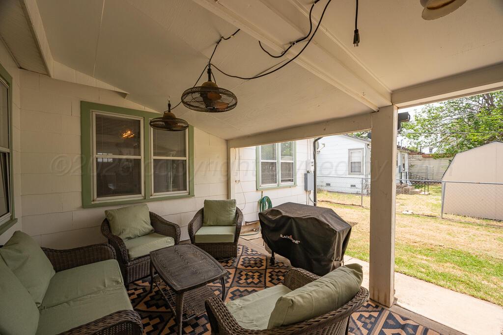 4000 Parker Street Amarillo, TX 79110 - Photo 22 of 25 backyard 1