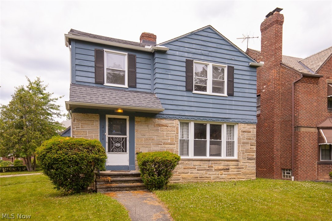 2374 Traymore Road University Heights, OH 44118 - Photo 2 of 41