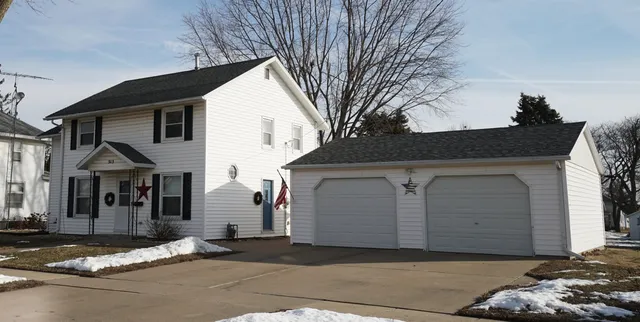 $155,000 | 515 North Hudson Street, Stockton, IL 61085