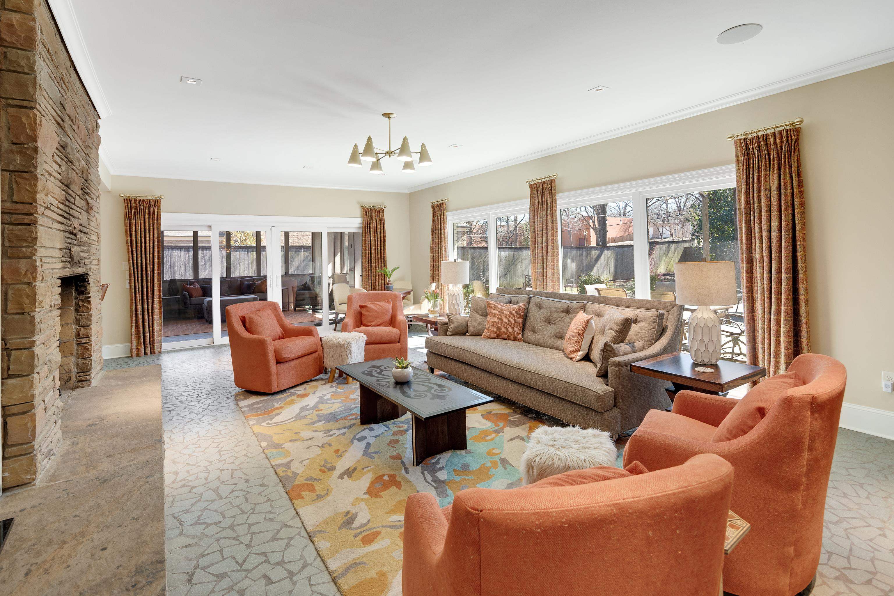90 North Perkins Road Memphis, TN 38117 - Photo 9 of 25 a living room with furniture and a large window