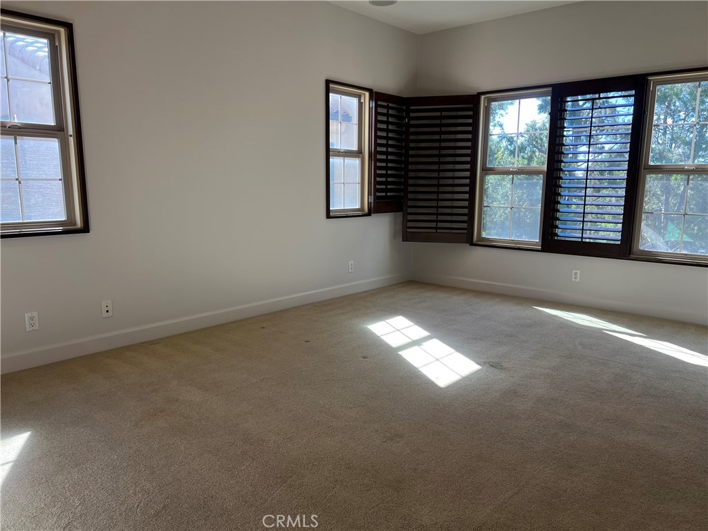 27 Tree Clover Irvine, CA 92618 - Photo 11 of 35