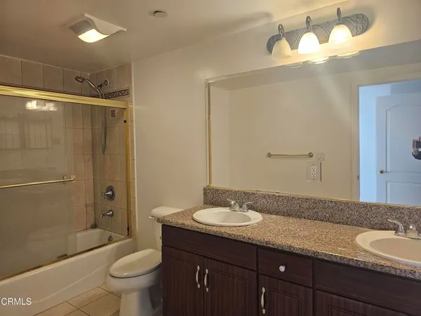 $3,200 | 2930 Fairway Avenue, Unit 105, La Crescenta, CA 91214