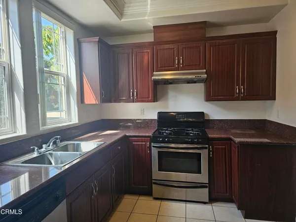 $3,200 | 2930 Fairway Avenue, Unit 105, La Crescenta, CA 91214