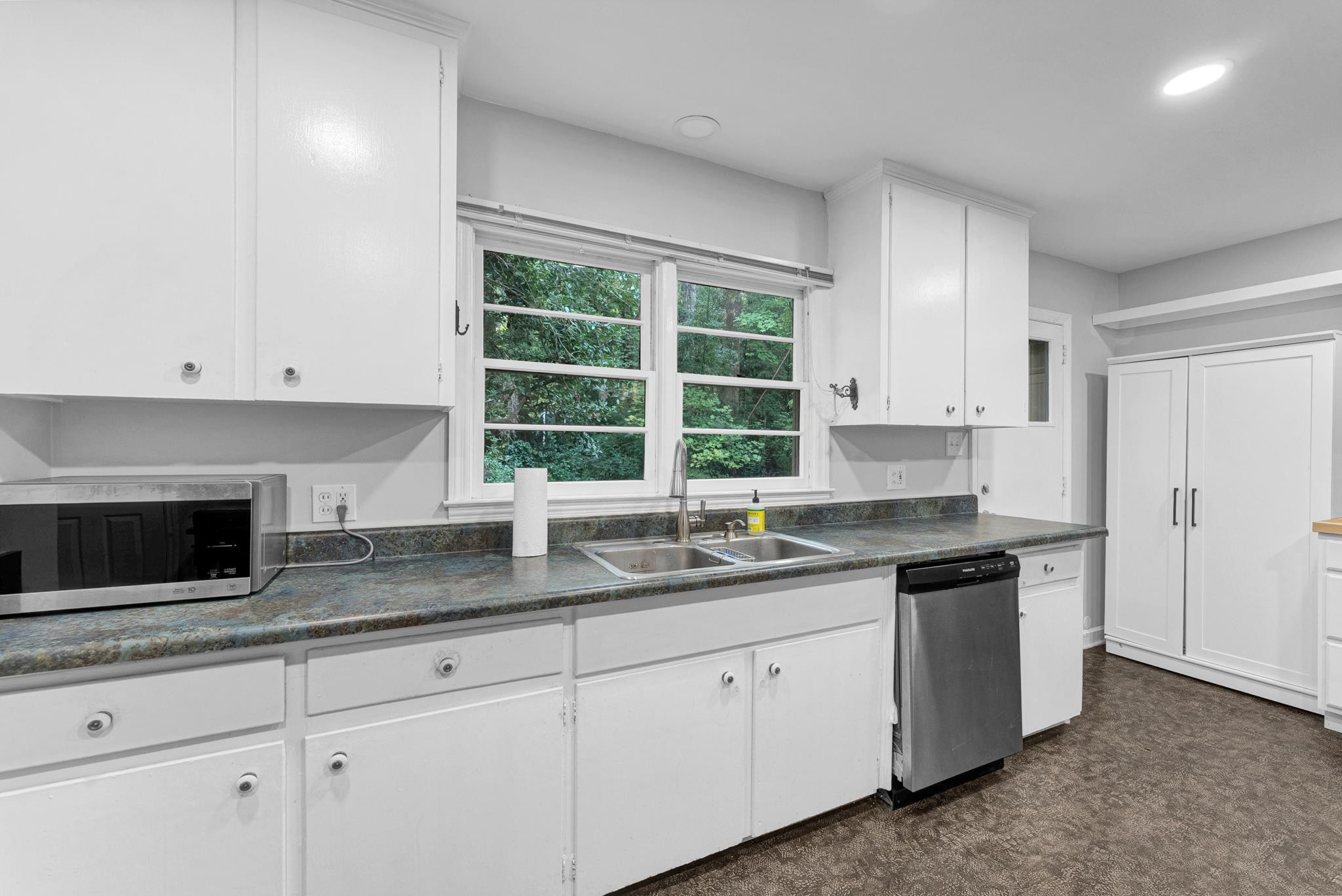 1908 White Oak Road Raleigh, NC 27608 - Photo 6 of 25 Photo 6