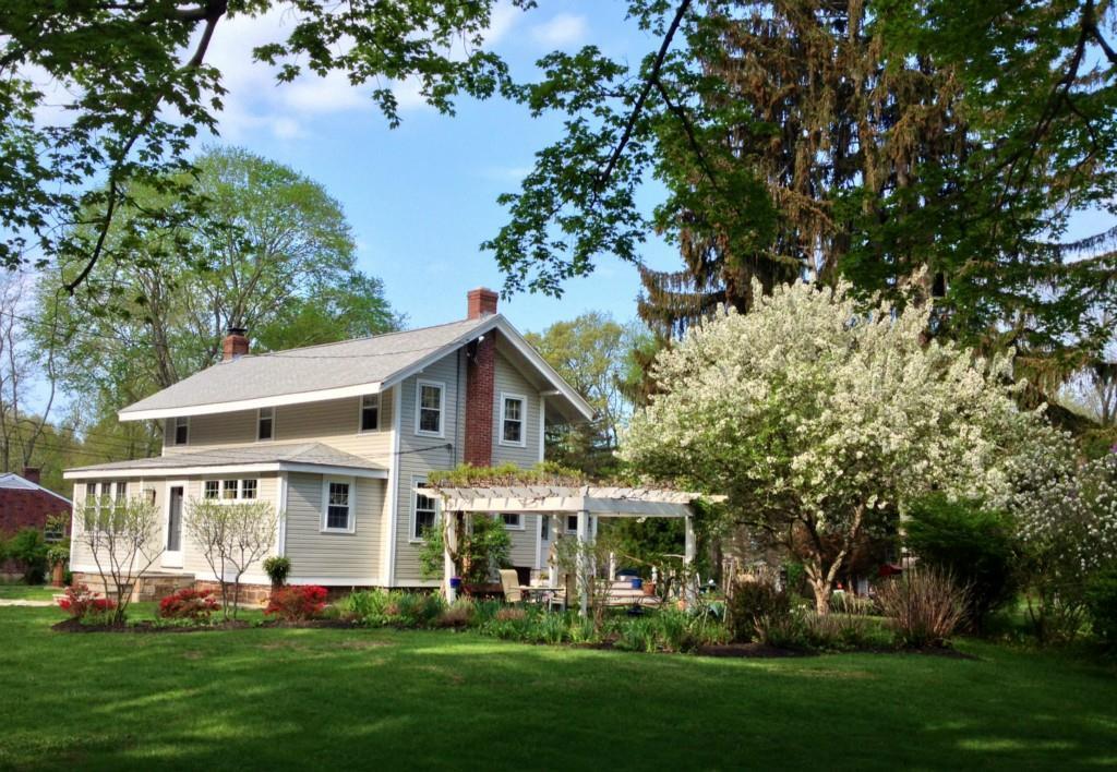 27 Ferry Road Chester, CT 06412 - Photo 1 of 1