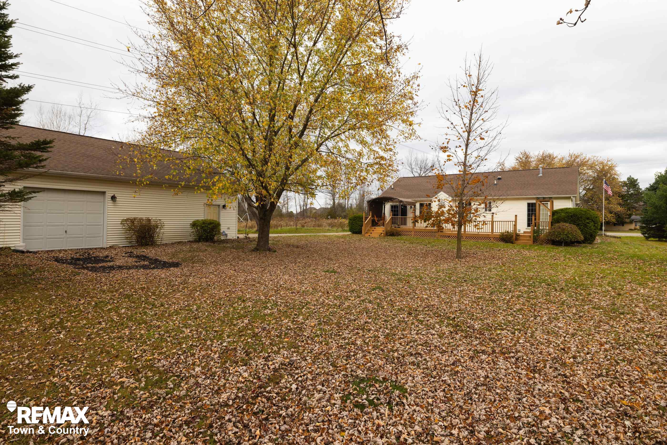 6351 East River Road Flushing, MI 48433 - Photo 4 of 51 50160053-d9ff5a67-c8e4-49e9-a168-b881aee50ac6.JPG