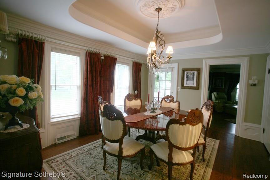 61 South Holcomb Road Clarkston, MI 48346 - Photo 27 of 52 Tray Ceiling.jpg