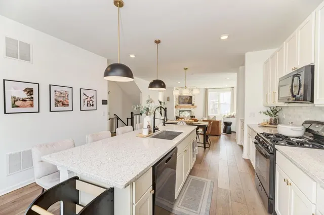 $540,000 | 1030 Bogart Street, Des Plaines, IL 60018