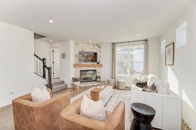 $540,000 | 1030 Bogart Street, Des Plaines, IL 60018