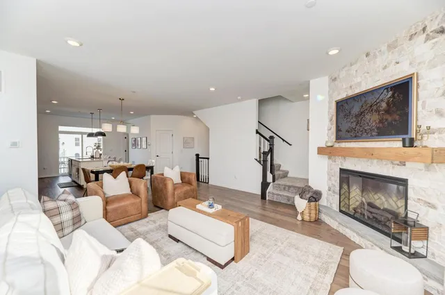 $540,000 | 1030 Bogart Street, Des Plaines, IL 60018