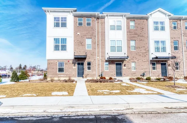 $540,000 | 1030 Bogart Street, Des Plaines, IL 60018