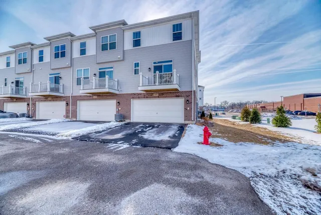 $540,000 | 1030 Bogart Street, Des Plaines, IL 60018