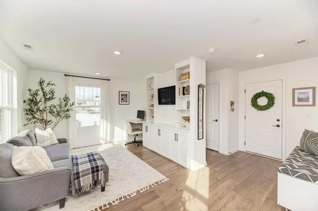 $540,000 | 1030 Bogart Street, Des Plaines, IL 60018